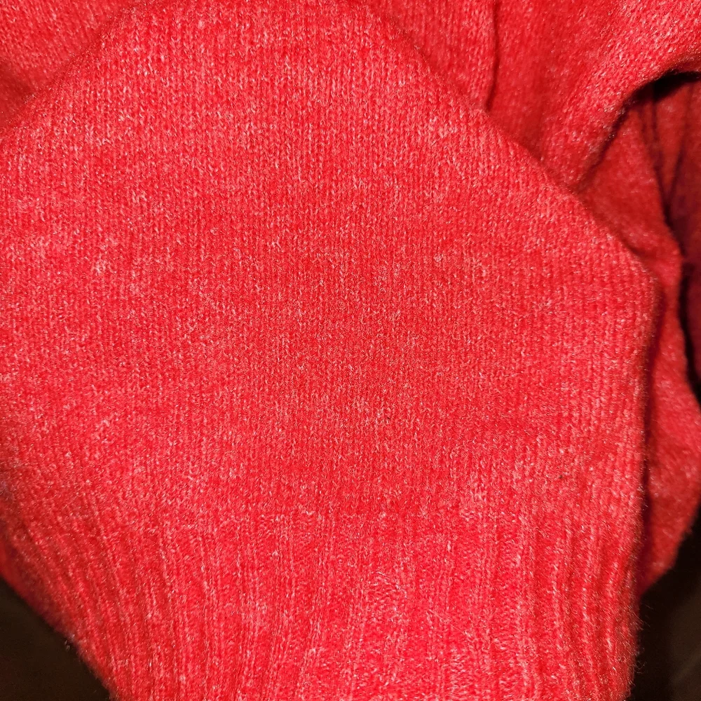 Holiday sweater - Picture 3 of 3